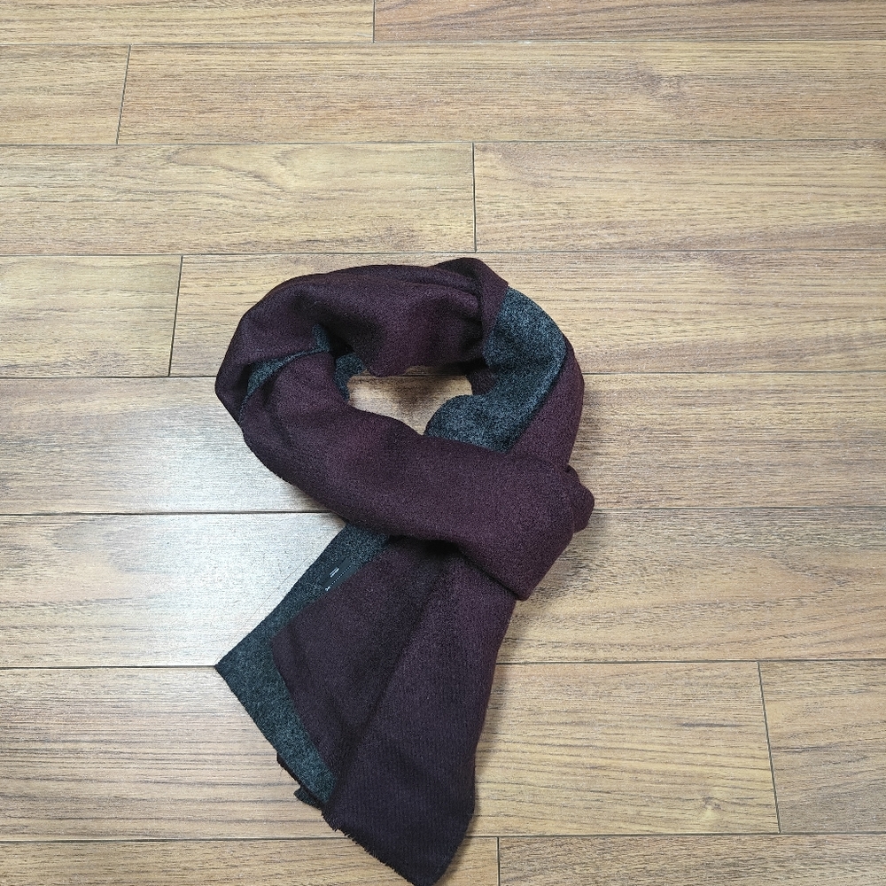 Express - Reversible Acrylic Scarf